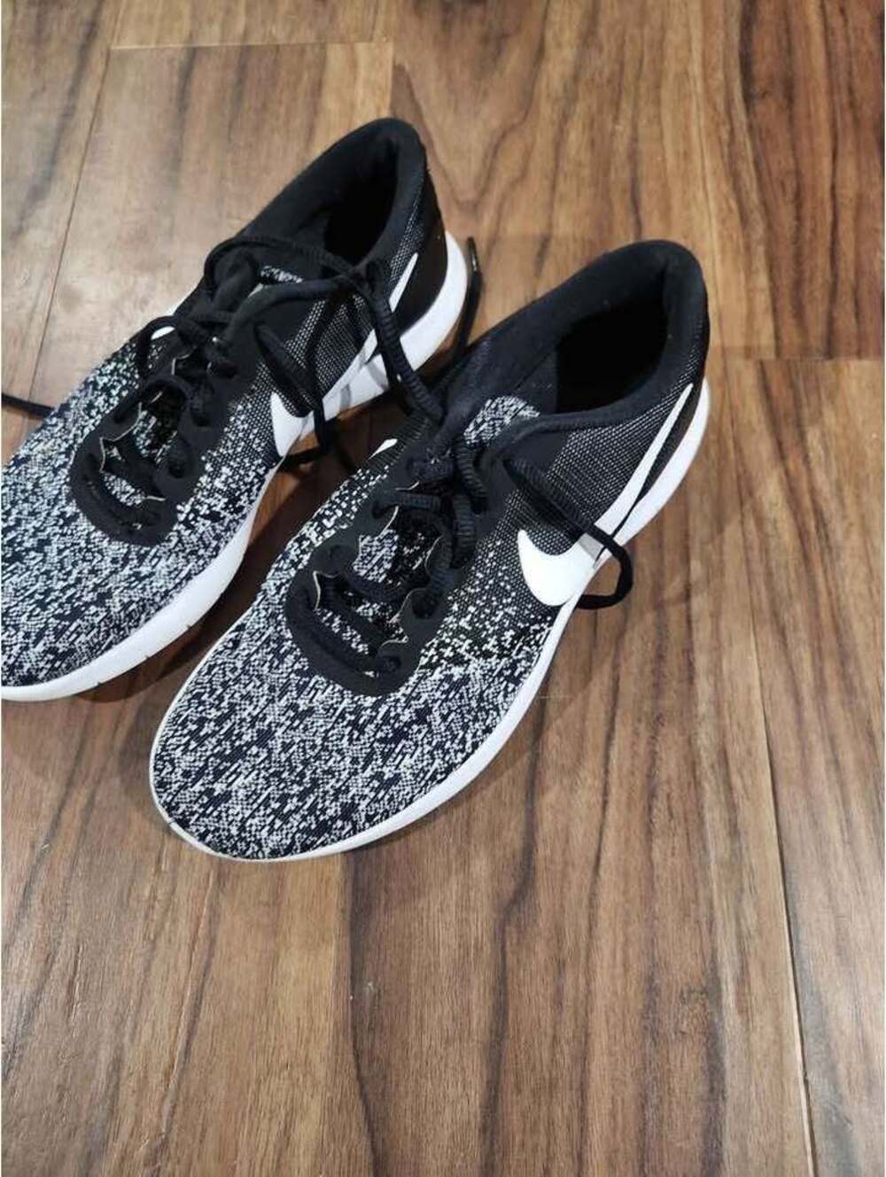 Nike Women's Flex Contact Running Shoes Sz 7 Black Gray Lightweight Comfortable